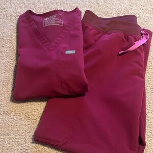 Magenta figs scrub set